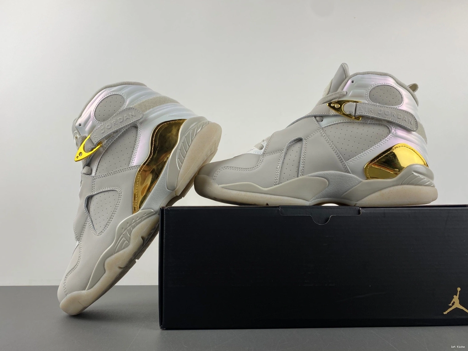 Men's 8 832821-030 - Champagne Retro Jordan 0325